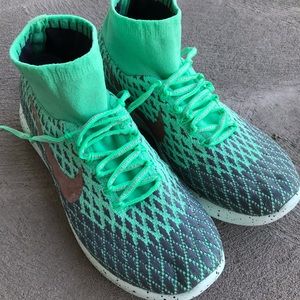 Nike LunarEpic Repel Flyknit Shield 8.5 Shoes